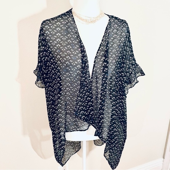 NWT BCBGeneration Sheer Cardigan/Kimono in Black with Small Design – Size XS/S ✨ - Picture 1 of 11